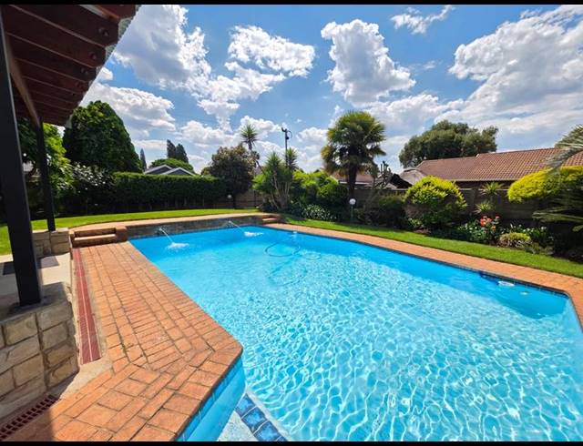 4 BEDROOM HOUSE FOR SALE IN GOLF PARK